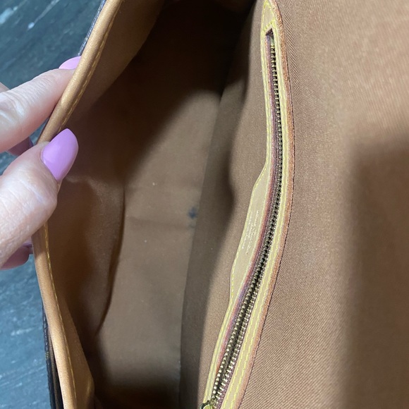 Louis Vuitton sologne purse - Picture 4 of 16